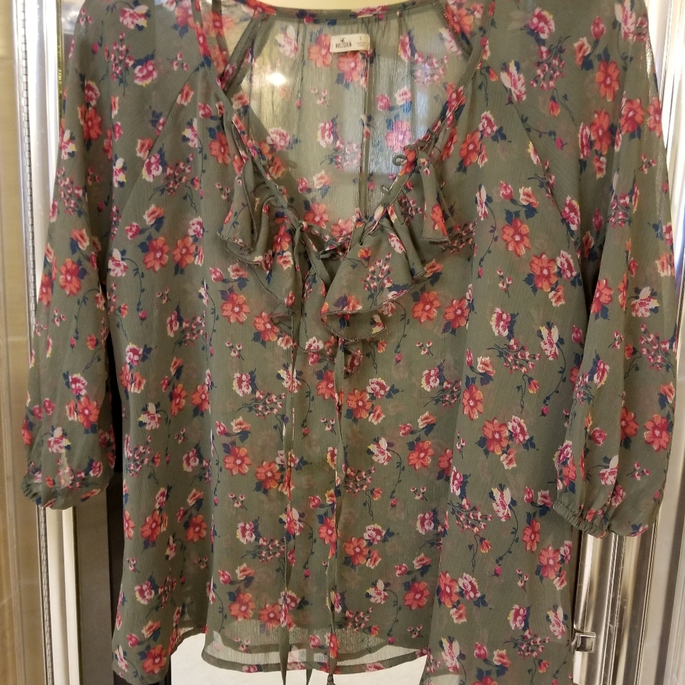 Hollister blouse
